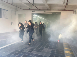 城西德奥组织开展消防安全培训及疏散逃生演练